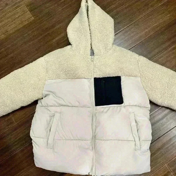 ASOS DESIGN fleece patched puffer jacket in cream size US 6 - Picture 5 of 11